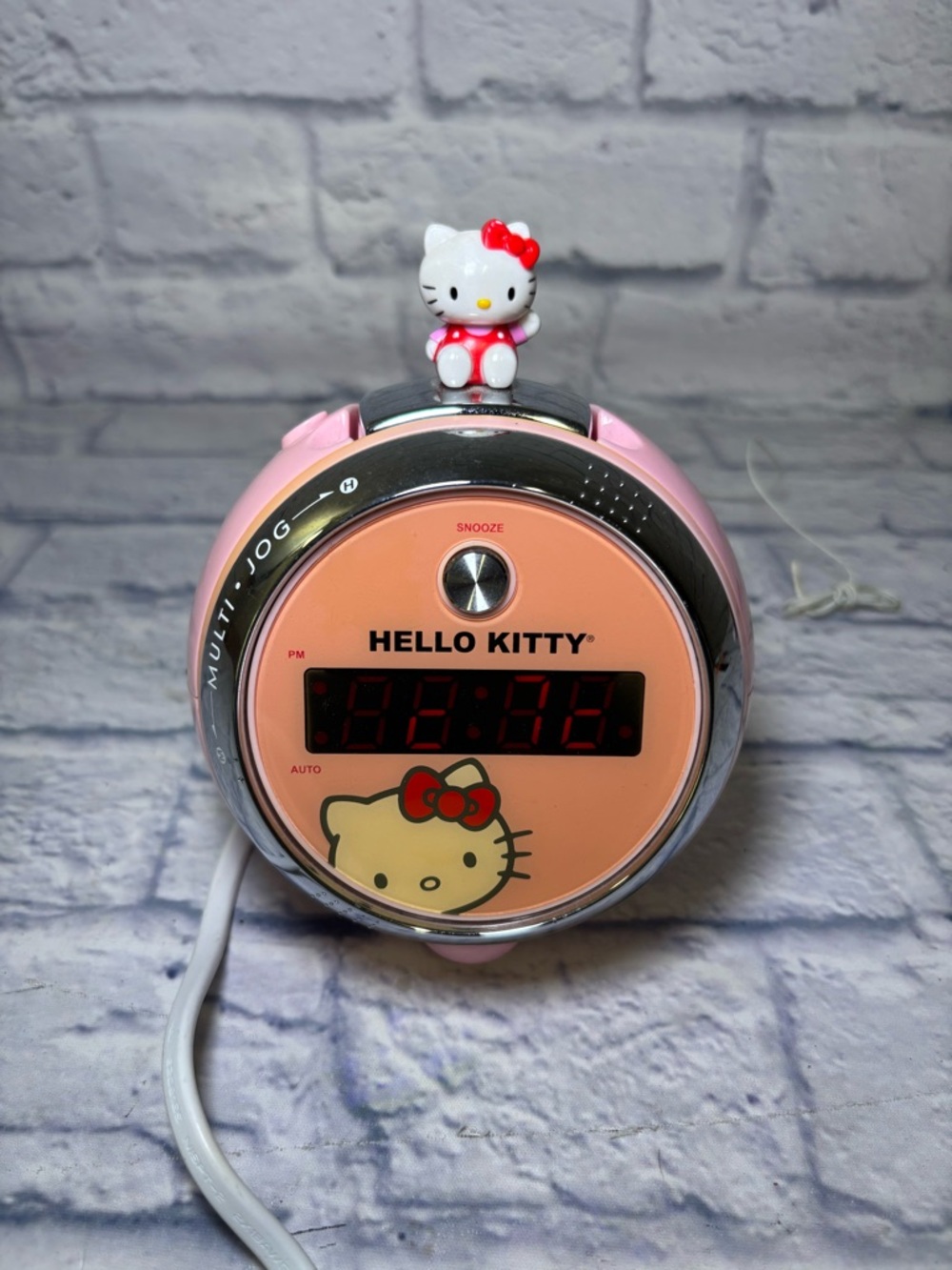 Retro Hello Kitty Pink Round Digital Radio Alarm Projection Clock 2010 Vintage